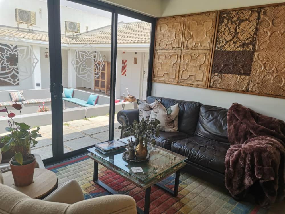 The Rez Guesthouse Walvis Bay Bagian luar foto