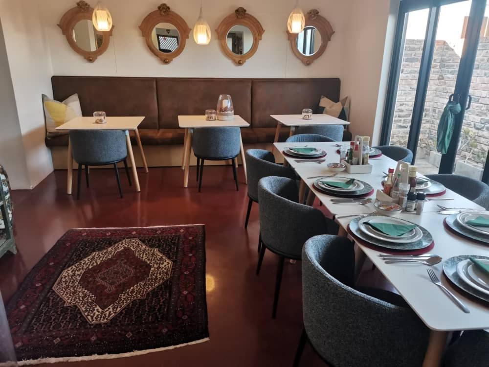 The Rez Guesthouse Walvis Bay Bagian luar foto
