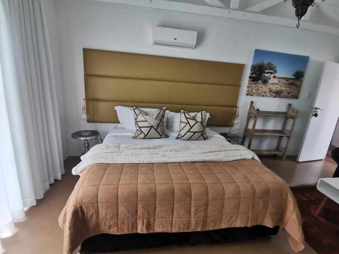 The Rez Guesthouse Walvis Bay Bagian luar foto