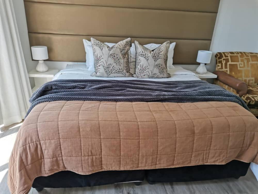 The Rez Guesthouse Walvis Bay Bagian luar foto