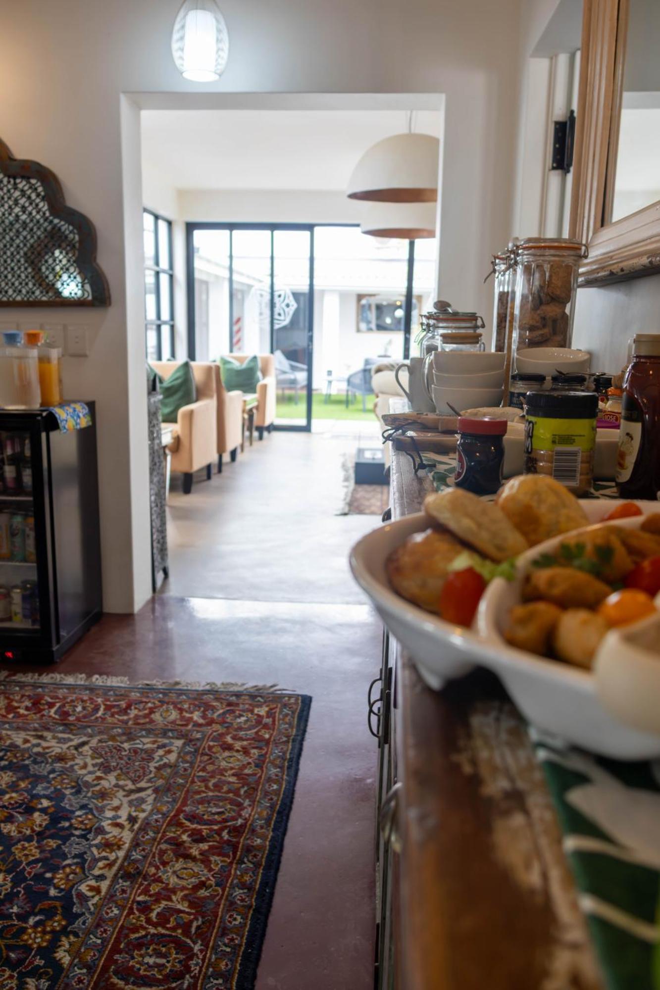 The Rez Guesthouse Walvis Bay Bagian luar foto