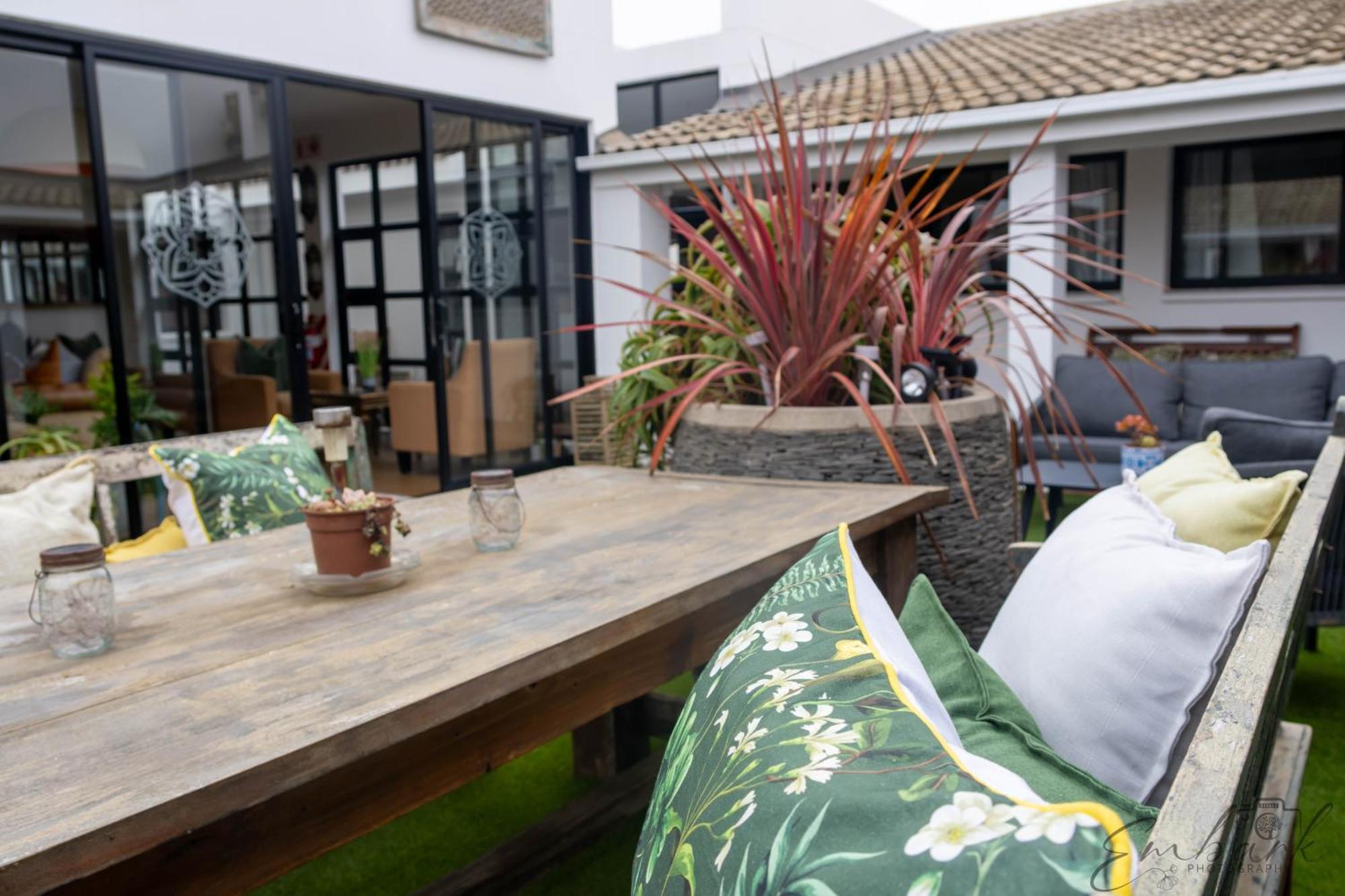 The Rez Guesthouse Walvis Bay Bagian luar foto